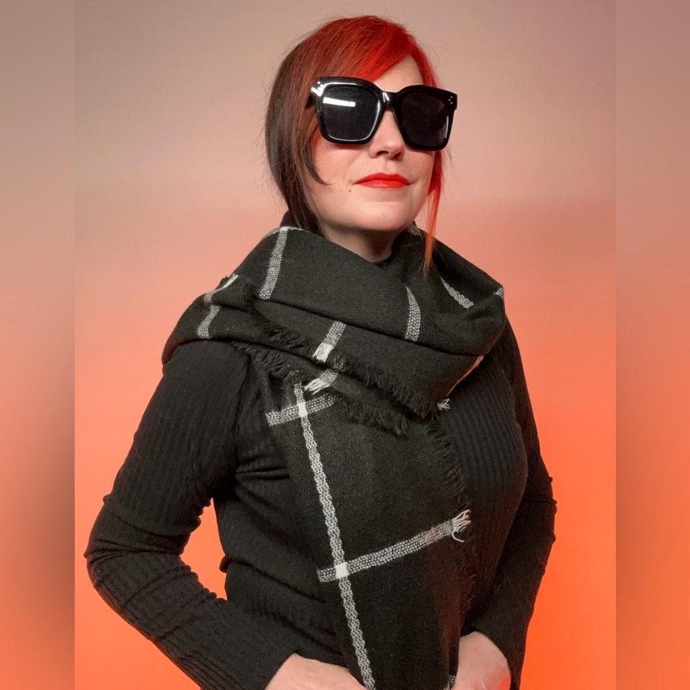 BLACK & WHITE / Windowpane Shawl Scarf Wrap / Fringe